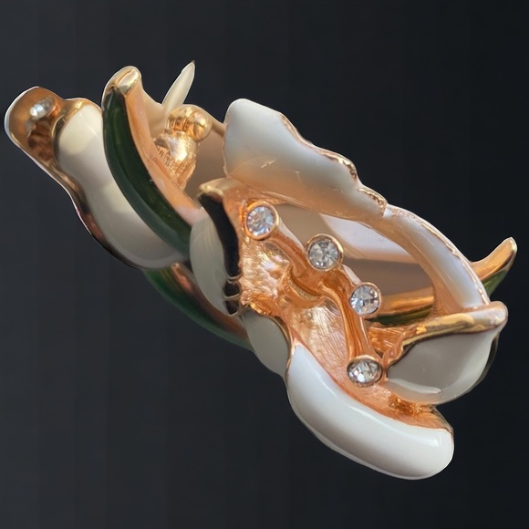 Ari D. Norman White Tulip Brooch - Picture 7 of 11